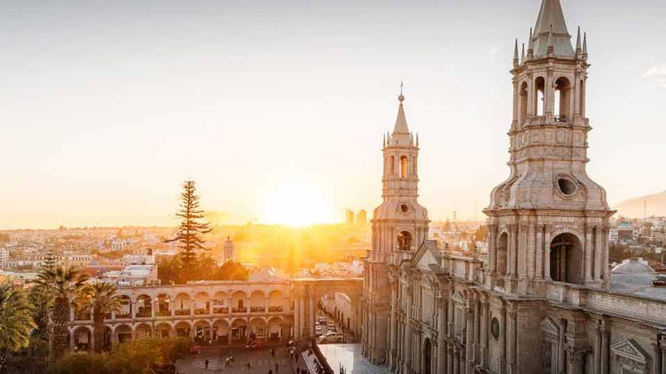 Arequipa-Completo-04-Días-–-03-Noches-(Solo-Servicios)